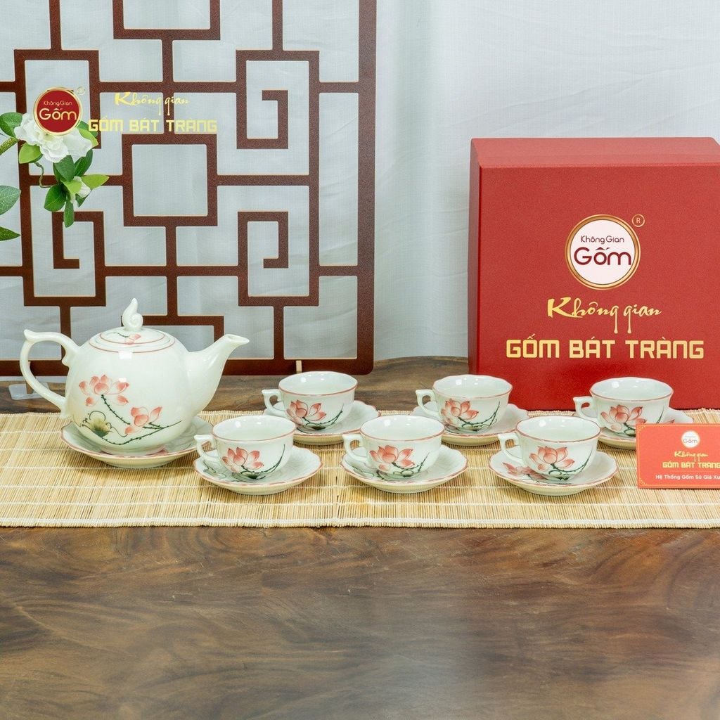Bộ Trà Men Trắng Mẫu Đơn Vẽ Hoa Sen Màu