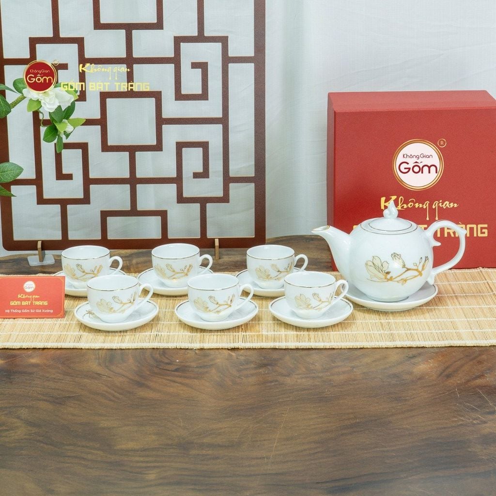 Bộ Trà Men Trắng Ngọn Lửa Hoa Mộc Lan Vẽ Vàng