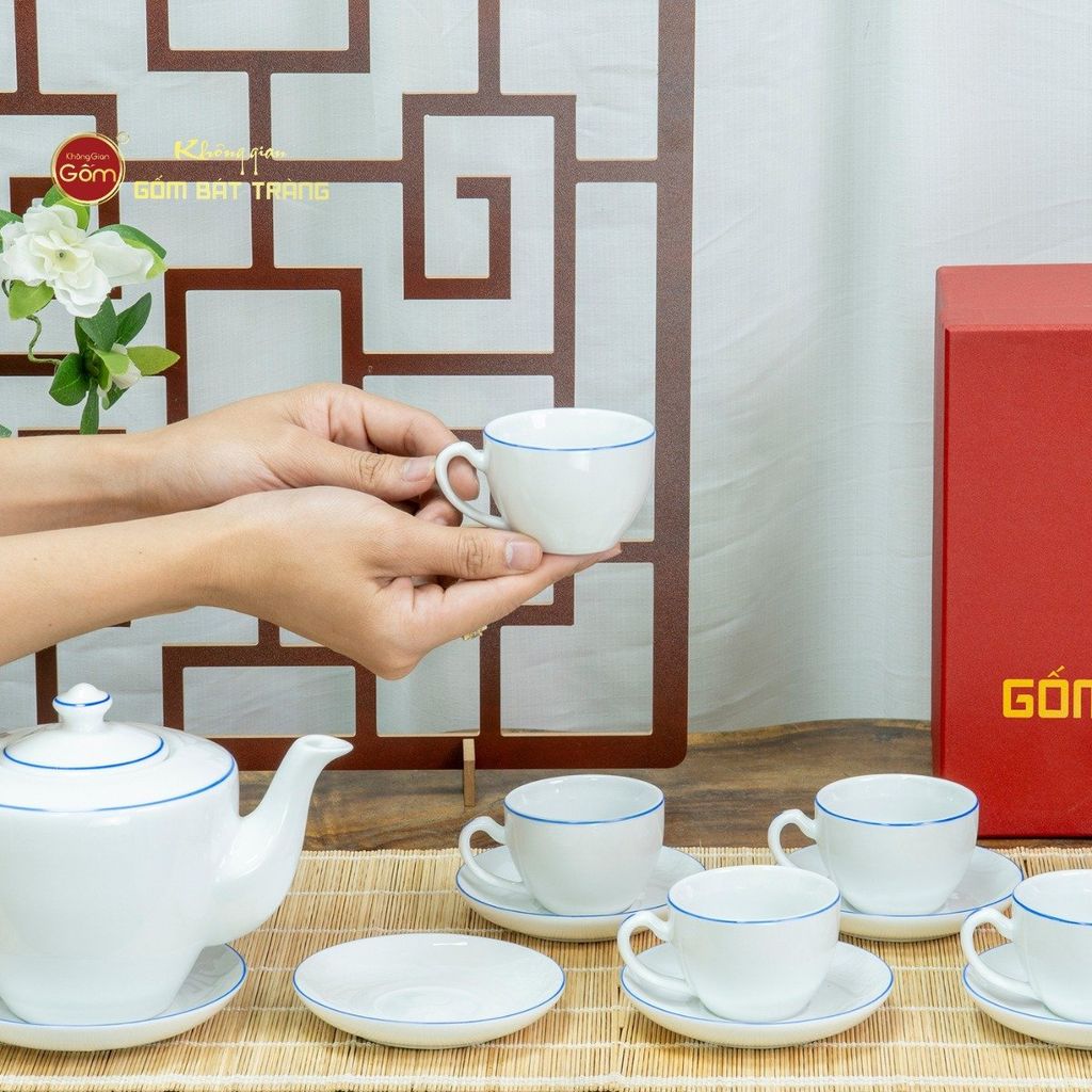 Bộ Trà Men Trắng Vai Vuông Kẻ Viền Xanh