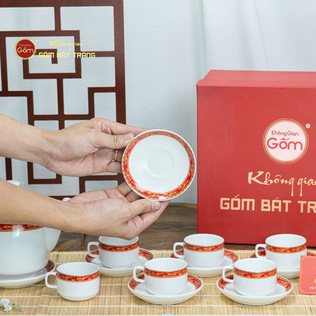 Bộ Trà Men Trắng Vuông Cao Viền Chim Hạc