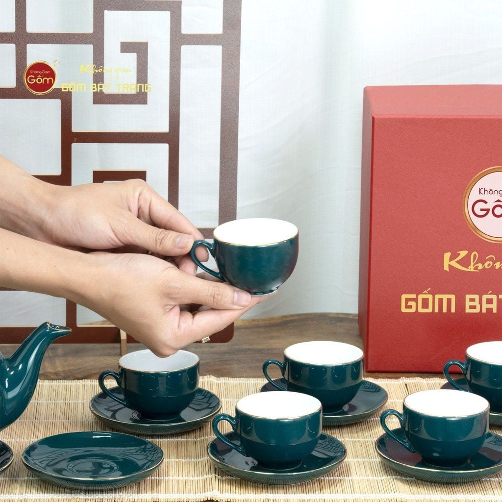 Bộ Trà Men Xanh Lam Dáng Minh Long Kẻ Vàng