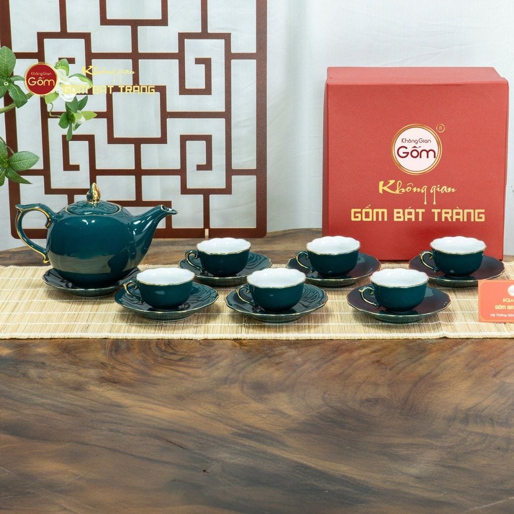 Bộ Trà Men Xanh Lam Mẫu Đơn Kẻ Vàng