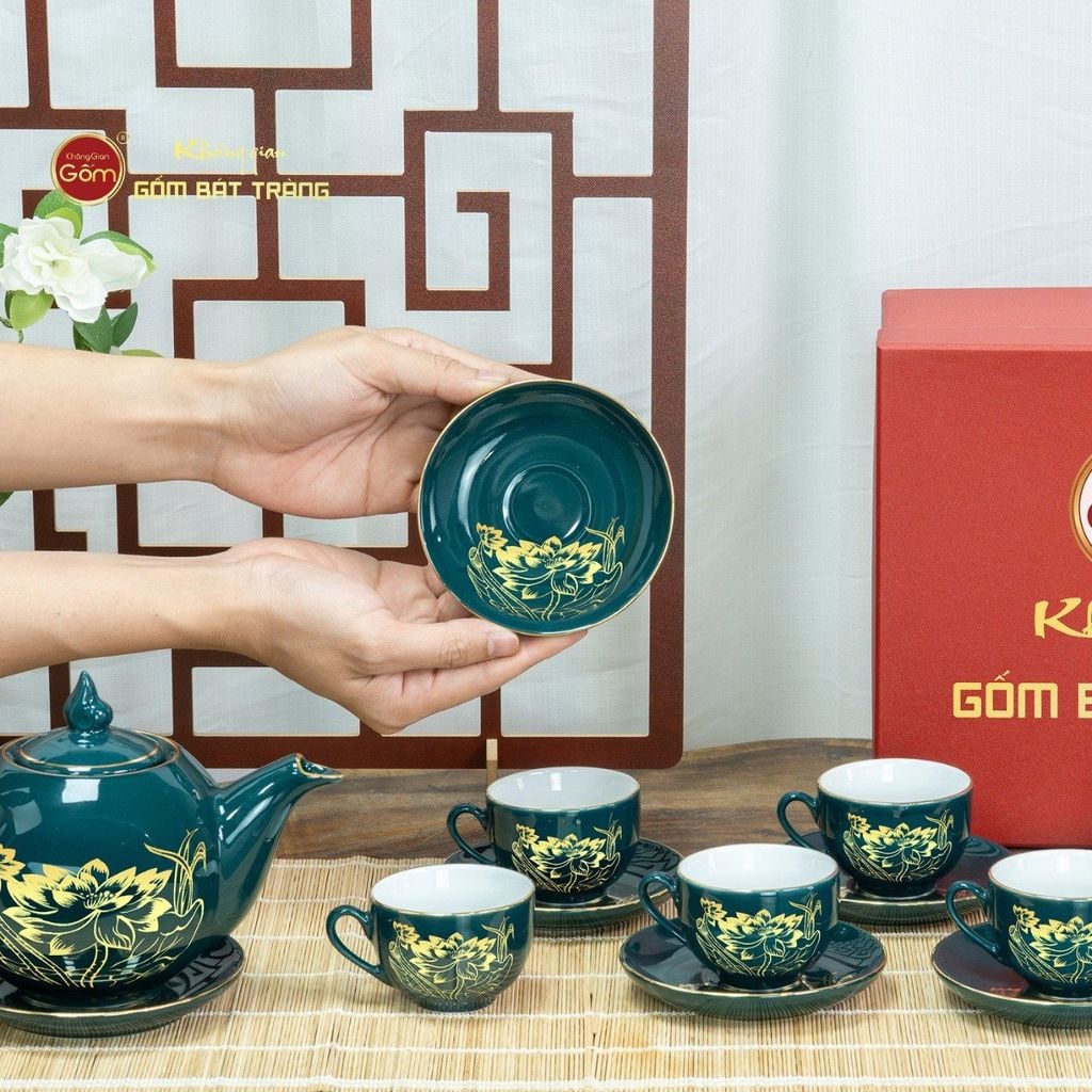 Bộ Trà Men Xanh Lam Ngọn Lửa Hoa Sen Vẽ Vàng
