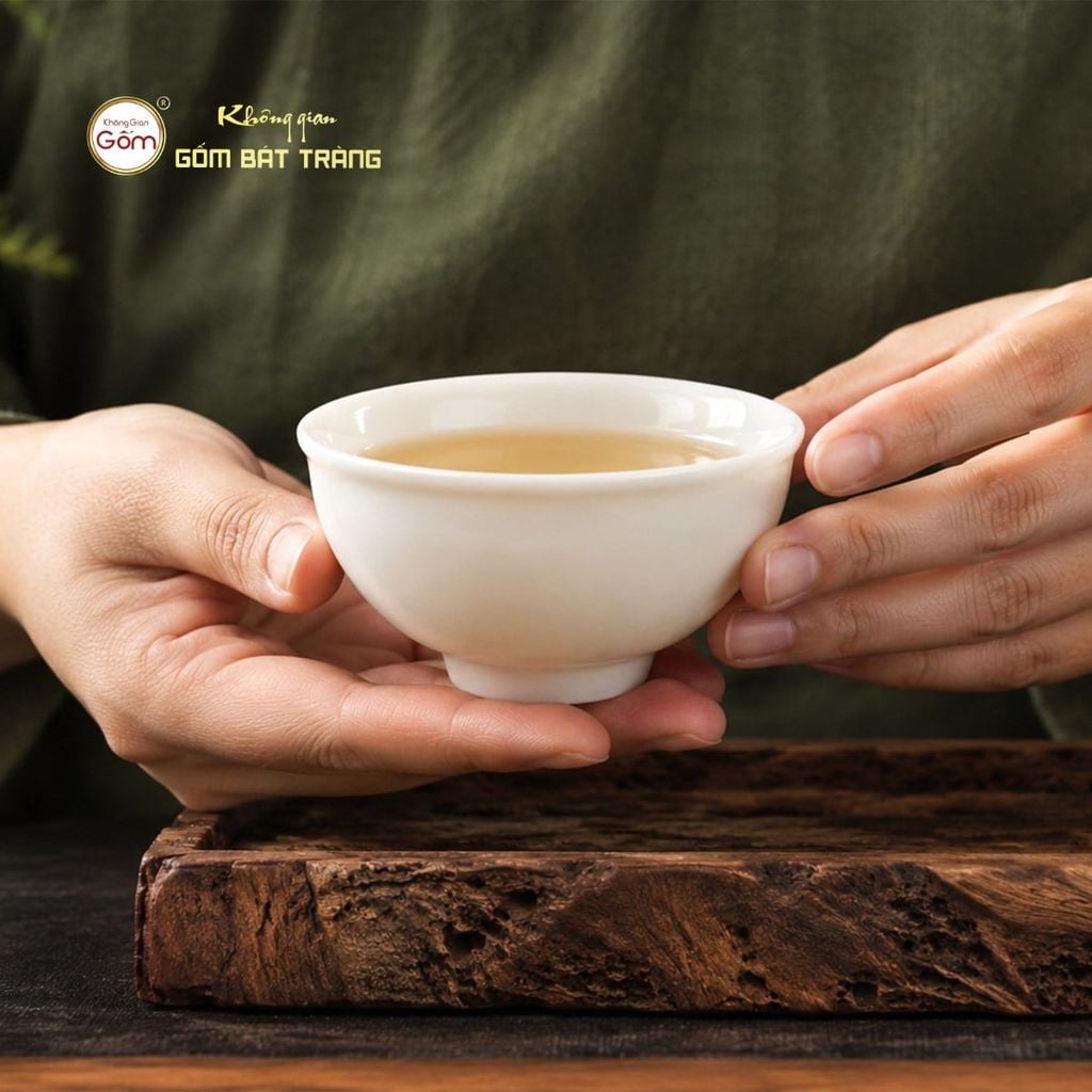 Chén Trà Chủ Men Tro