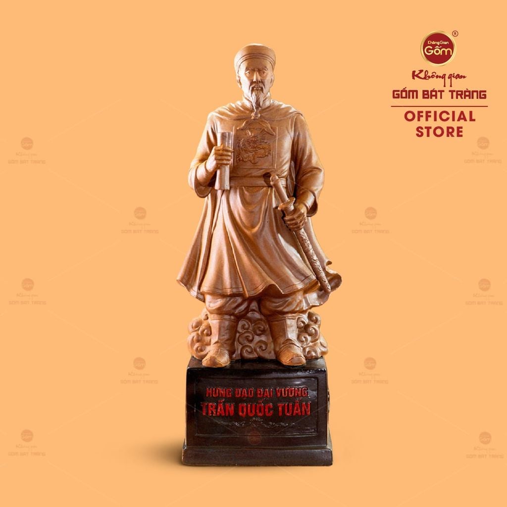 Tượng Hưng Đạo Đại Vương Trần Quốc Tuấn
