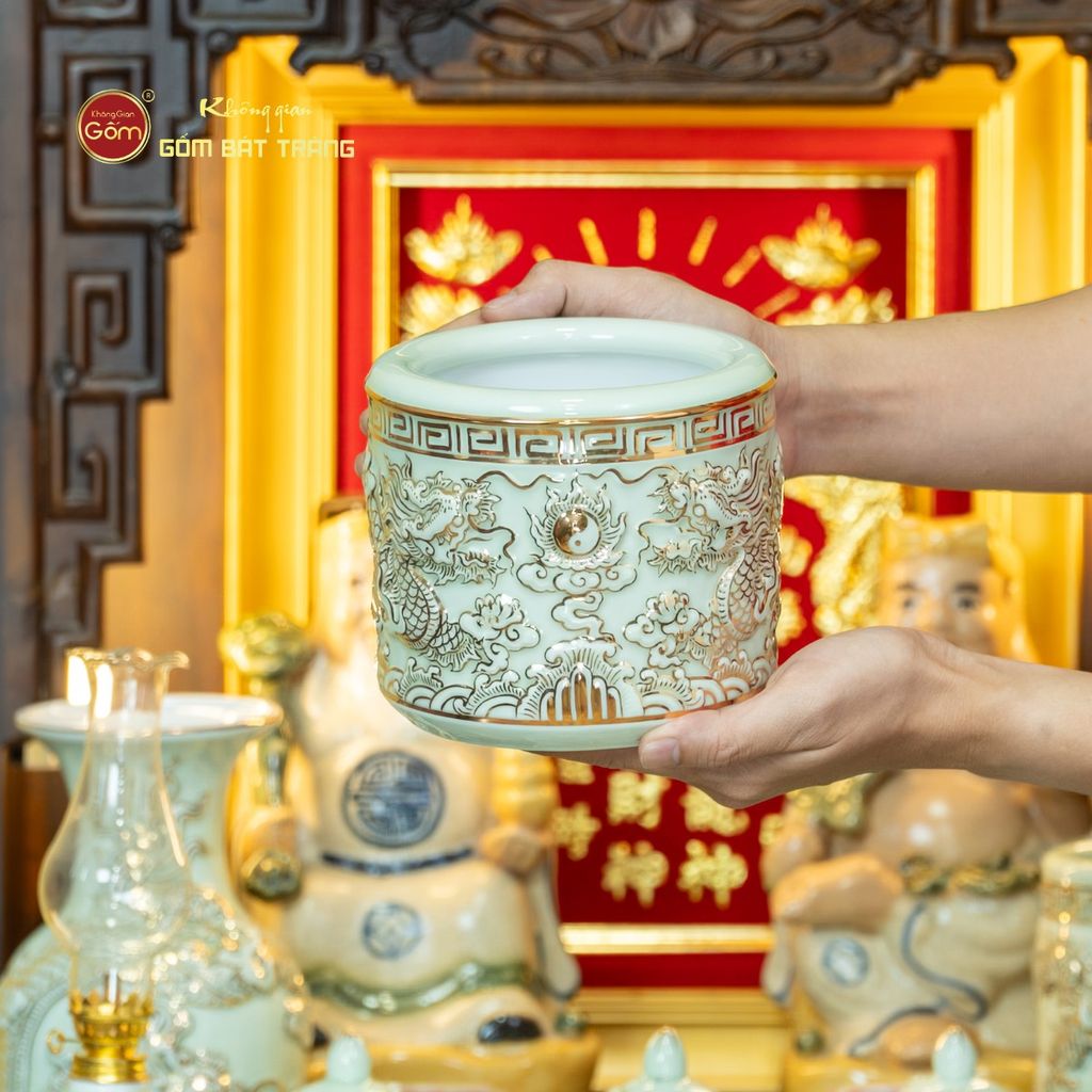 Bát Hương Men Ngọc Hoàng Tộc Vẽ Vàng Song Long Chầu Nguyệt