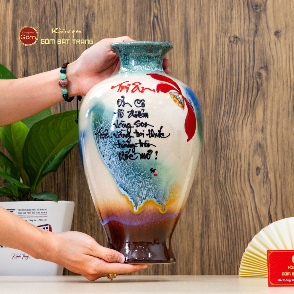 Lọ Đùi Dế Men Chảy Vẽ Thư Pháp