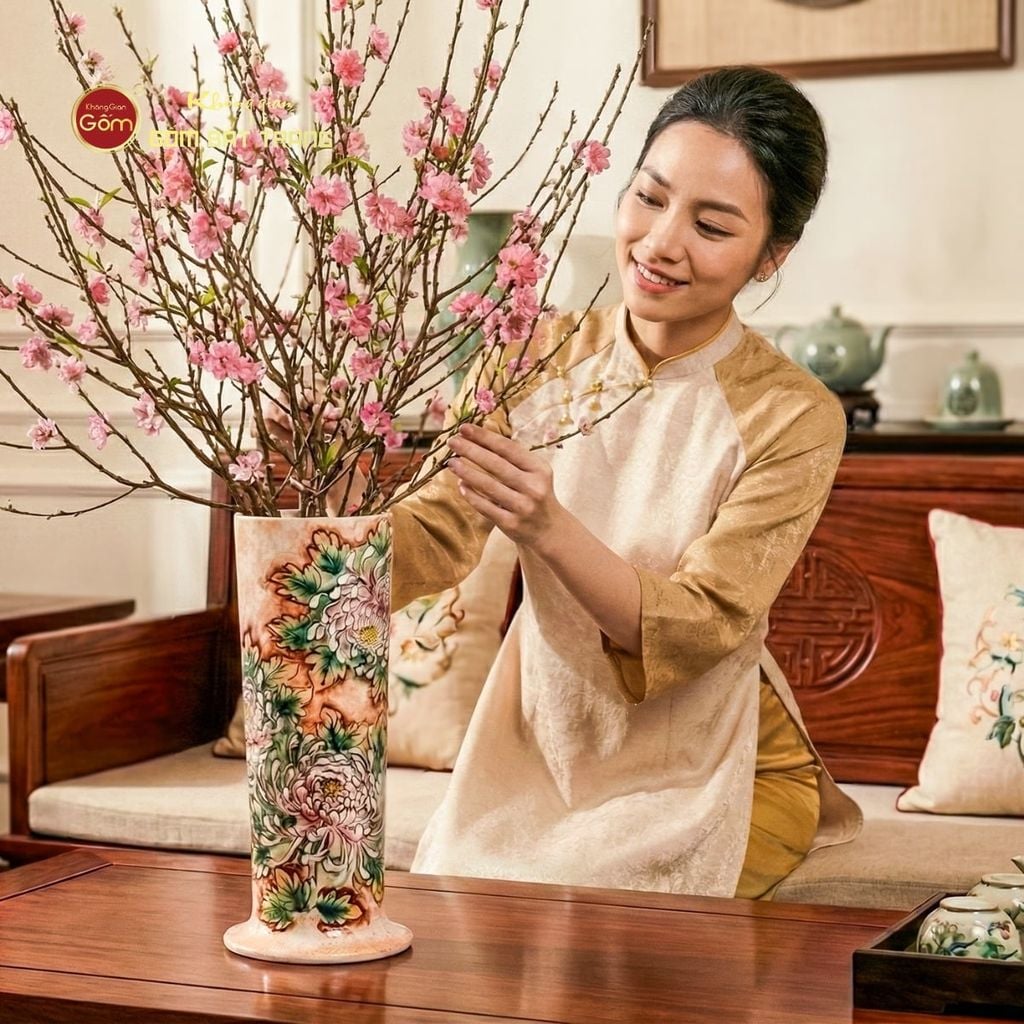 Lọ Hoa Vuốt Dáng Ống Vẽ Hoa