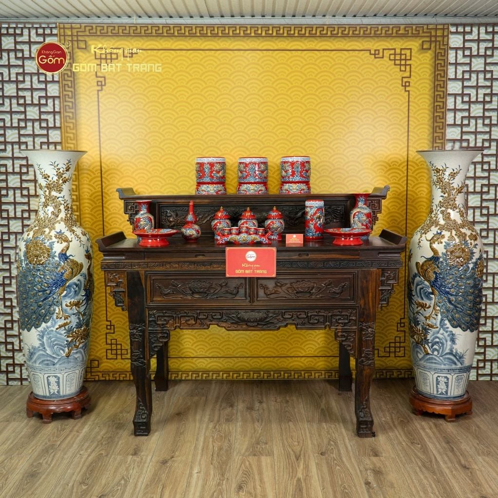 Lộc Bình 1M4 Men Rạn Công Đào Hoa Nâu Đắp Nổi