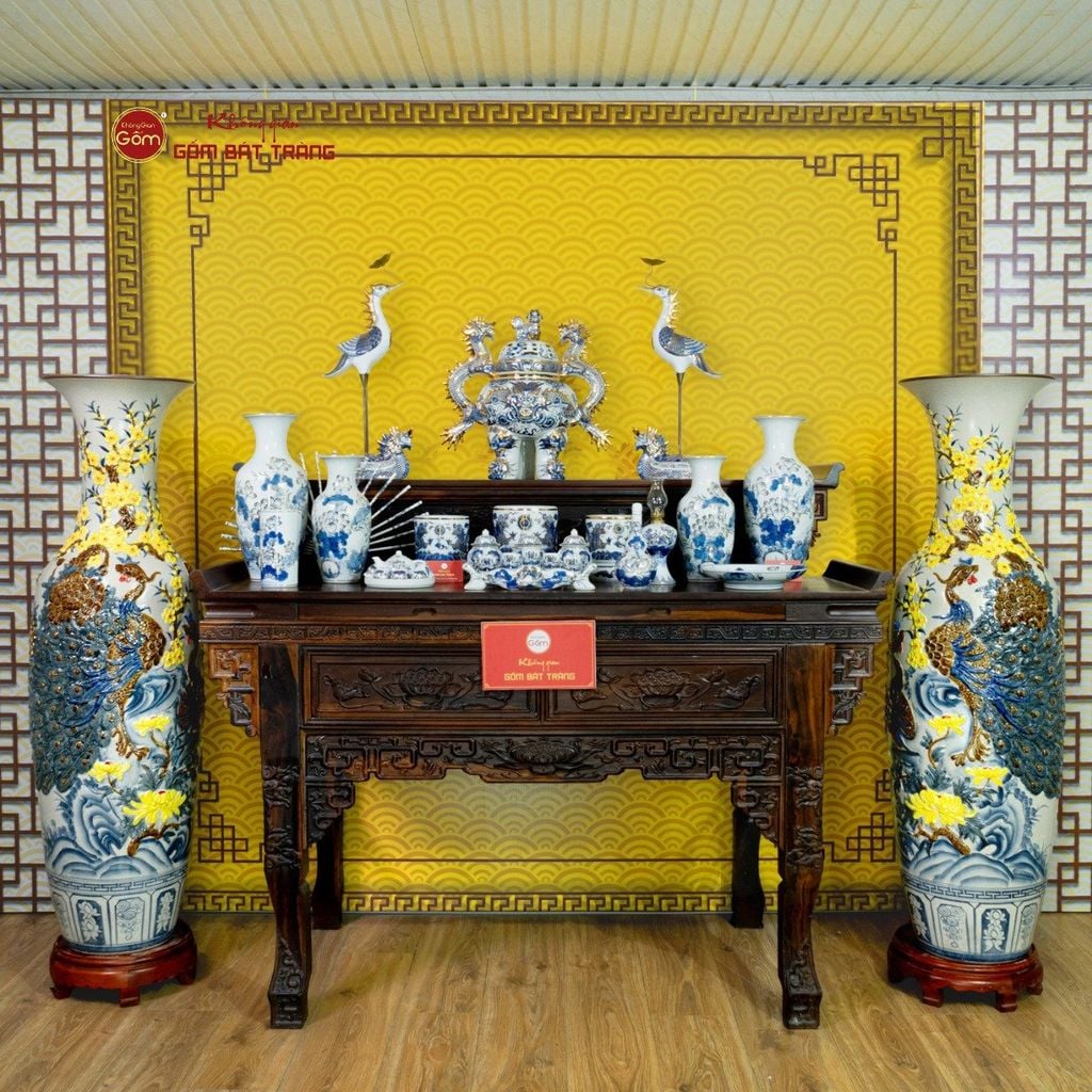 Lộc Bình 1M4 Men Rạn Đắp Nổi Công Đào