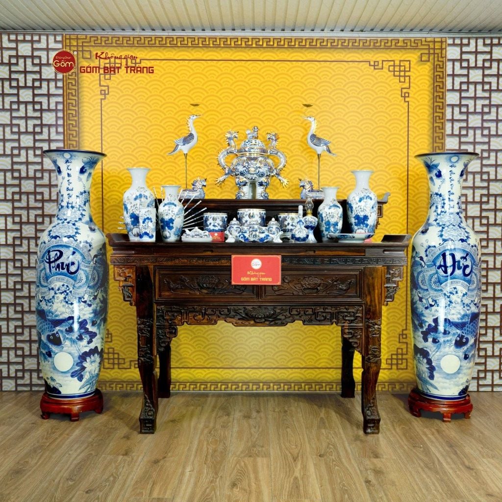 Lộc Bình 1M4 Men Lam Vẽ Kỹ Phúc Đức