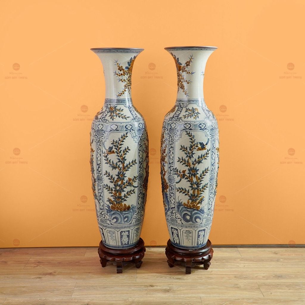 Lộc Bình 1M4 Men Rạn Đắp Nổi Tứ Cảnh