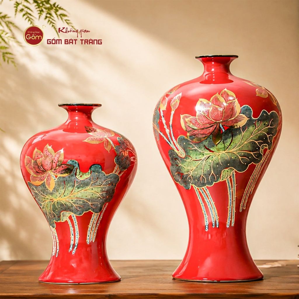 Lọ Hoa Dáng Mai Bình Men Đỏ Hoa Sen Vẽ Vàng