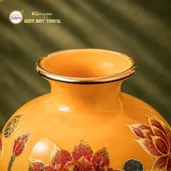 Lọ Hoa Dáng Mai Bình Men Vàng Hoa Sen Vẽ Vàng