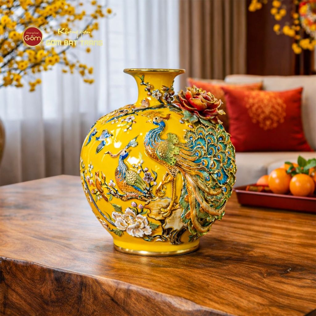 Quả Hút Lộc Men Vàng Công Đào Đắp Nổi Vẽ Vàng