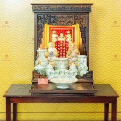 Kỷ Ngai 5 Chén Thờ Men Ngọc Hoàng Tộc Vẽ Vàng Cuốn Thư