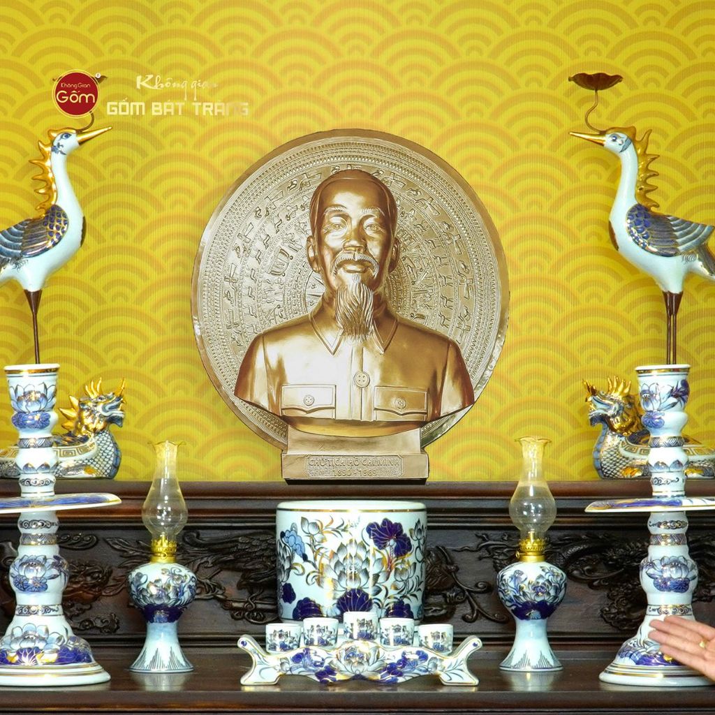 [Set Cao Cấp] Bộ Đồ Thờ Bác Hồ Men Lam Vẽ Vàng (16 món)