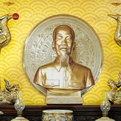 [Set Cao Cấp] Bộ Đồ Thờ Bác Hồ Men Rạn Vẽ Vàng (15 món)