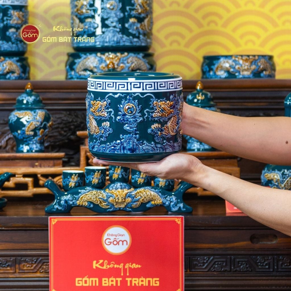 Bát Hương Men Lục Họa Tiết Song Long Chầu Nguyệt