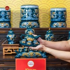 Bộ Ấm 3 Chén Thờ Men Lục Họa Tiết Cành Đào