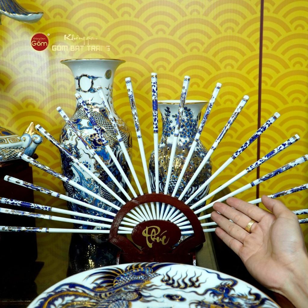 [Set Hào Gia] Bộ Đồ Thờ Gia Tiên Men Lam Nổi Vẽ Vàng (29 món)