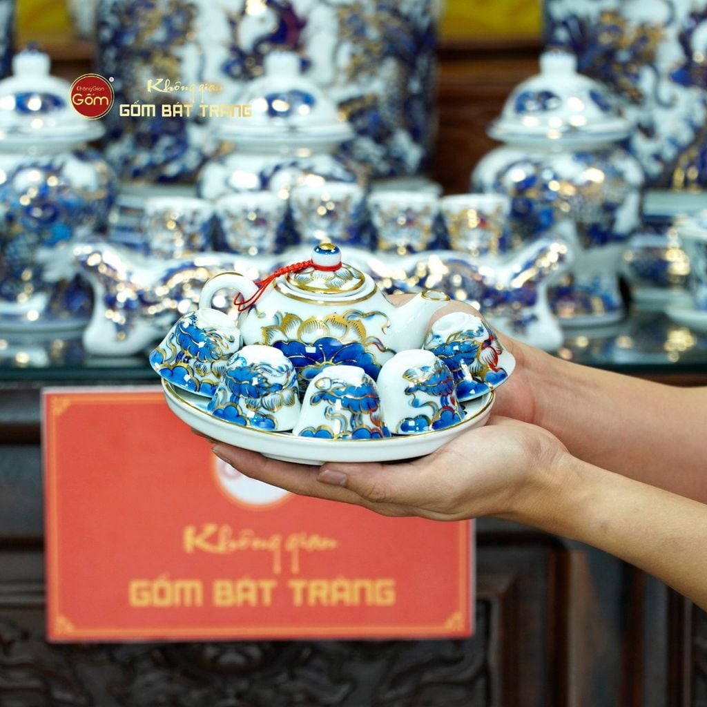 [Set Hào Gia] Bộ Đồ Thờ Gia Tiên Men Lam Nổi Vẽ Vàng (29 món)