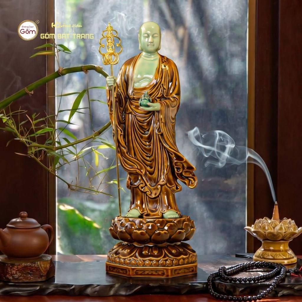 Tượng Địa Tạng Vương Bồ Tát Cầm Tích Trượng Minh Châu