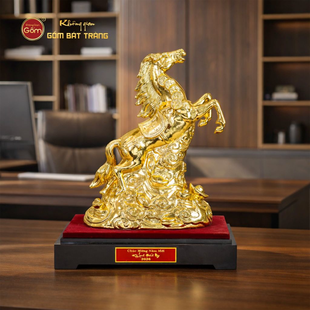 Tượng Linh Vật Ngựa Mạ Vàng