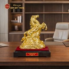 Tượng Linh Vật Ngựa Mạ Vàng