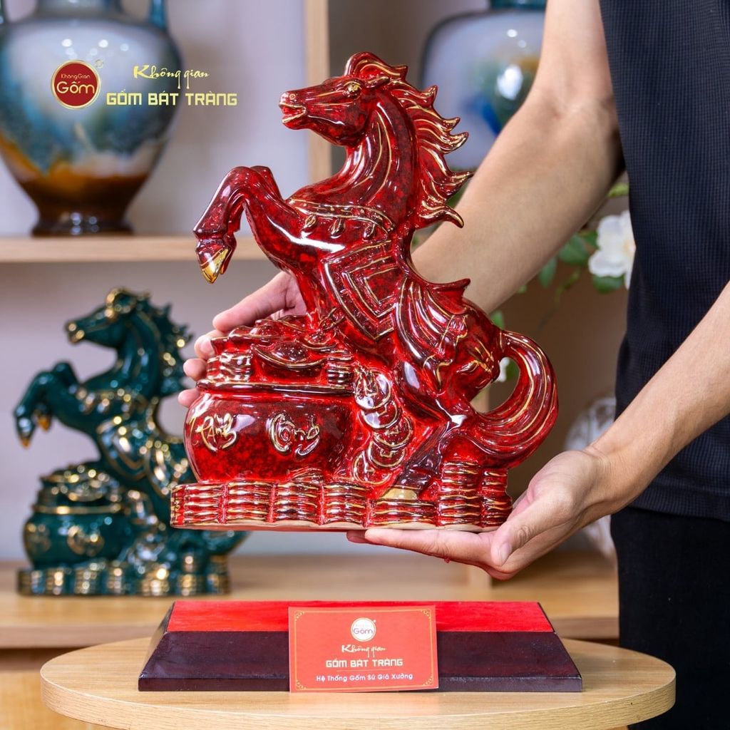 Tượng Ngựa Đỏ Xích Mã Tài Lộc Vẽ Vàng
