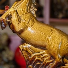 Tượng Ngựa Hoàng Kim Mã