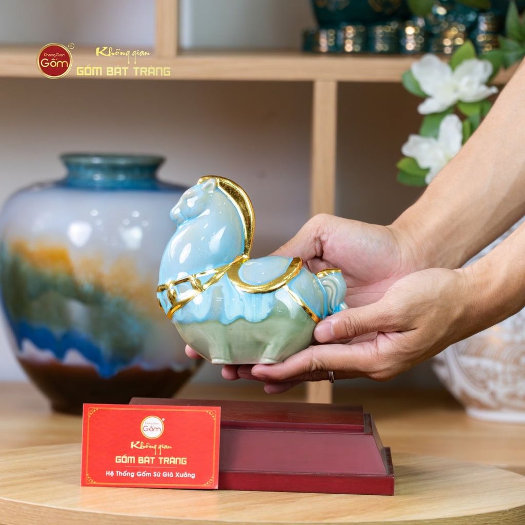 Tượng Ngựa Tiểu Mã Chiêu Tài Vẽ Vàng