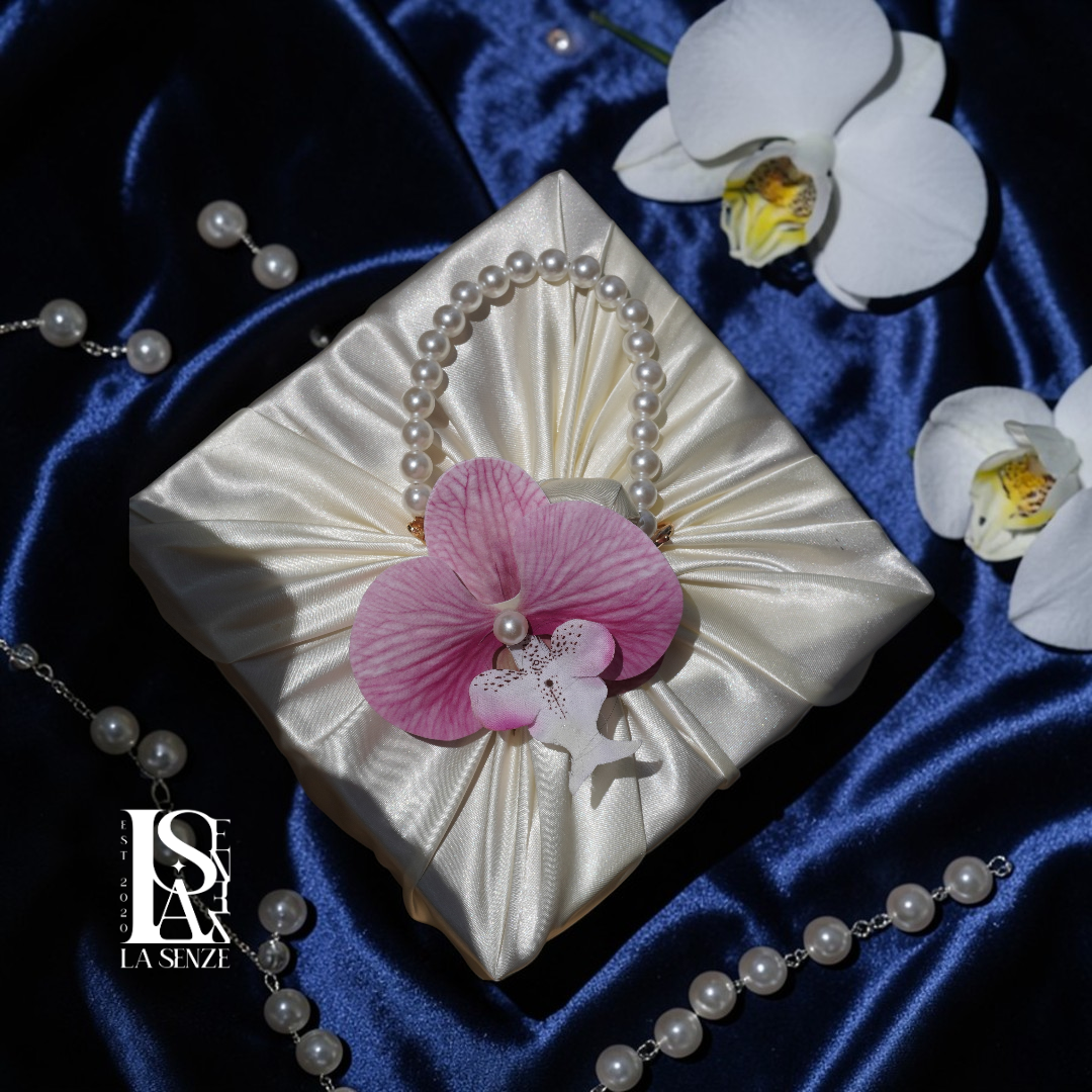  Set Nến Thơm Quà Tặng Phong Cách Furoshiki - LA SENZE Pearl & Silk Grace 