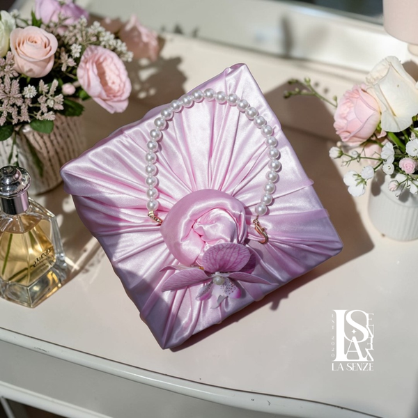  Set Nến Thơm Quà Tặng Phong Cách Furoshiki - LA SENZE Pearl & Silk Grace 