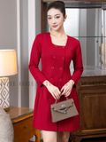  Đầm đỏ cổ vuông tay dài 