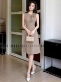  Đầm nâu cổ tròn phối nơ 