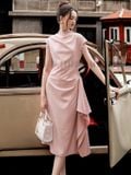  Đầm hồng cổ cao vạt xéo 