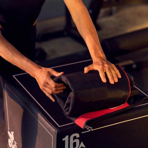 Thiết bị massage bắp chân nén khí Therabody JetBoots Pro Plus