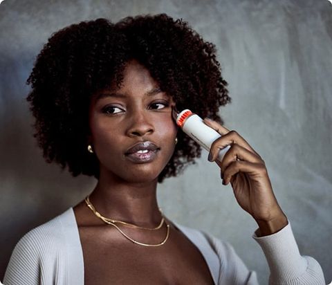 Máy massage đẩy tinh chất Therabody TheraFace Depuffing Wand