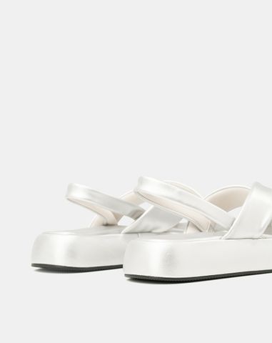  Giày Sandal Quai Chéo Hiệu Ứng Phồng 