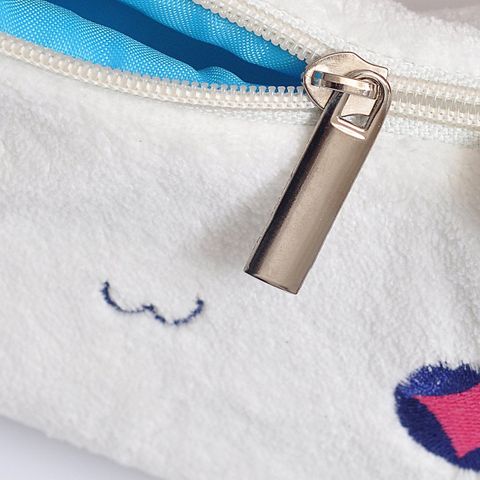  Túi Đeo Chéo Biti's Bé Gái Màu Trắng BBSG00100TRG 