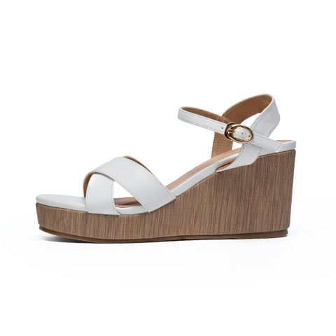  Sandal Đế Xuồng Biti's Nữ Màu Trắng BPW006288TRG 