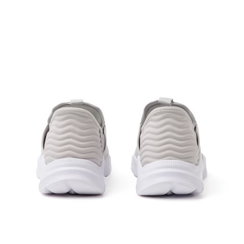  Giày Thể Thao Biti's Bé Gái Hand Free Màu Xám Lợt BSG002800XAL 