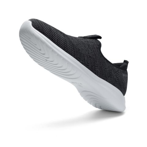  Giày Thể Thao Biti's Êmbrace Nữ Màu Đen BSW004800DEN 