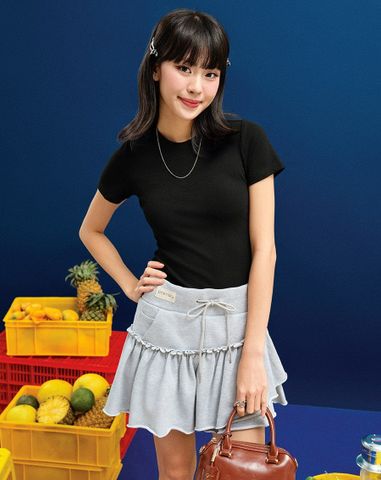  Áo thun form Slim-Fit tay ngắn. 