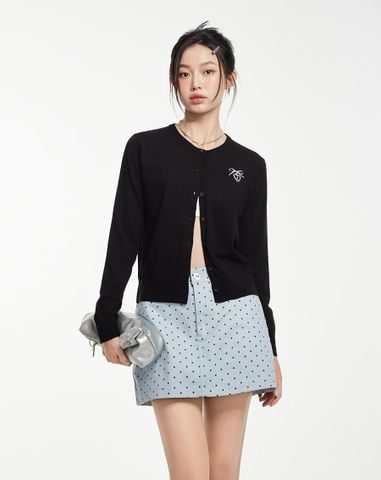  Áo cardigan cổ tròn thêu charm nơ 