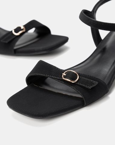  Giày Sandal Quai Đắp Phối Khóa Oval 