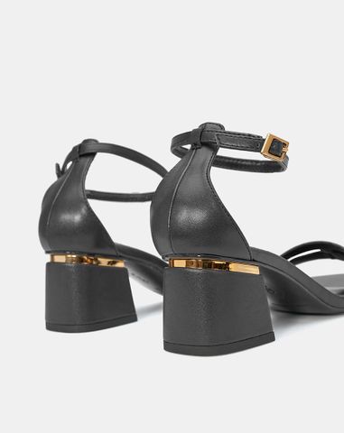  Giày Sandal Phối Khoá Trang Trí 