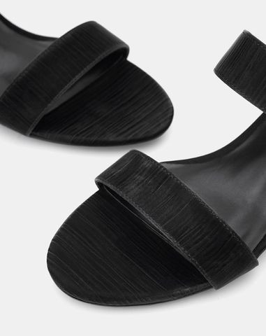  Giày Sandal Gót Vuông Quai Ngang Phối Khóa Trang Trí 