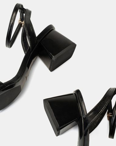  Giày Sandal Gót Vuông Phối Khóa Trang Trí 